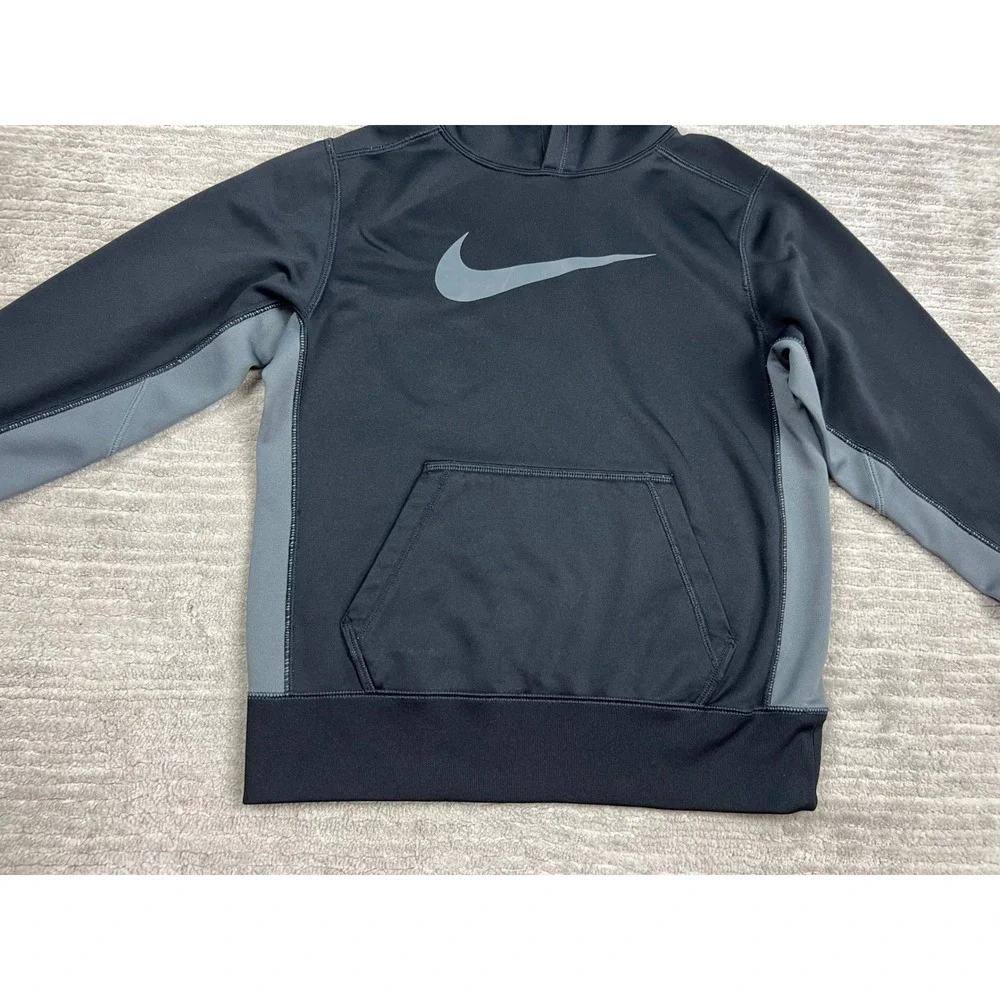 Nike Hoodie Boys Medium Black Therma-FIT Pullover Grey‎ Swoosh Sweatshirt